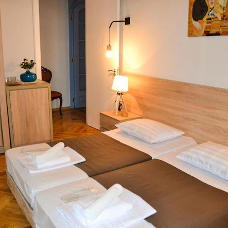 Piccolo Hotel Vake Tbilisi Buitenkant foto